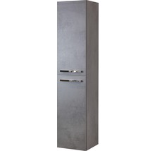 Grijze badkamer hoge kast met twee deuren en handgrepen.