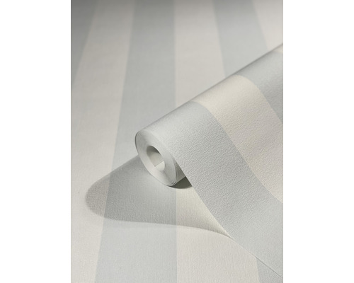 Rol behang met streepmotief