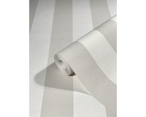 Rol behang met streepjesmotief