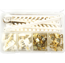 Assortiment met fotolijsthaken en hangers in een transparante opbergdoos