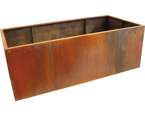 Rechthoekige plantenbak van staal met roestlook.