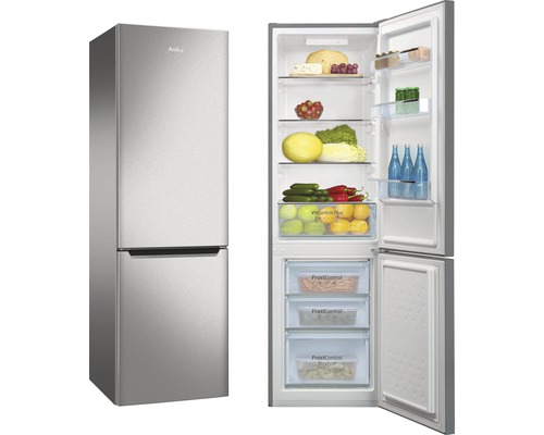 Amica koel-vriescombinatie met open deur en levensmiddelen