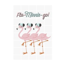 Illustratie van drie flamingo''s met strikken en het opschrift Fla-Minnie-Go!