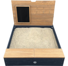 Houten zandbak met bord en haken