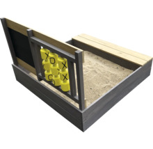 Zandbak met spelbord en zitbank van hout