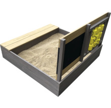 Zandbak met zitbank, schoolbord en emmerhouder
