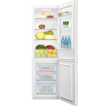 Geopende koelkast gevuld met levensmiddelen