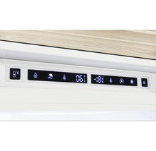 Close-up van het bedieningspaneel van een koelkast met digitale displays en symbolen voor temperatuurregeling en functies