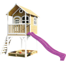 Speelhuis met glijbaan en zandbak voor in de tuin