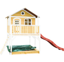 Houten speelhuis met glijbaan en zandbak
