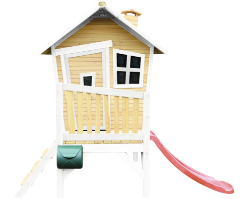 Houten speelhuis met glijbaan en brievenbus