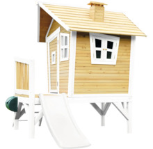 Houten speelhuis met glijbaan voor de tuin