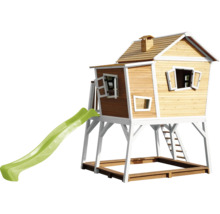 Houten speelhuis met glijbaan en zandbak