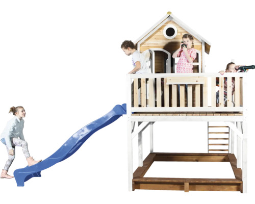 Kinderspeelhuis met glijbaan, zandbak en uitkijktoren met kinderen