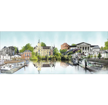 Panorama van Oldenburg met gebouwen, water en boten.