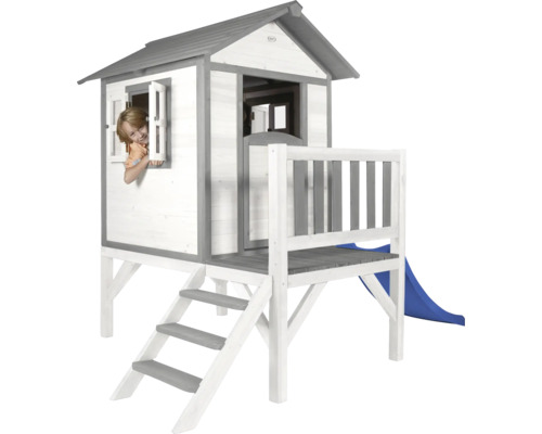 Houten speelhuis met trap en glijbaan