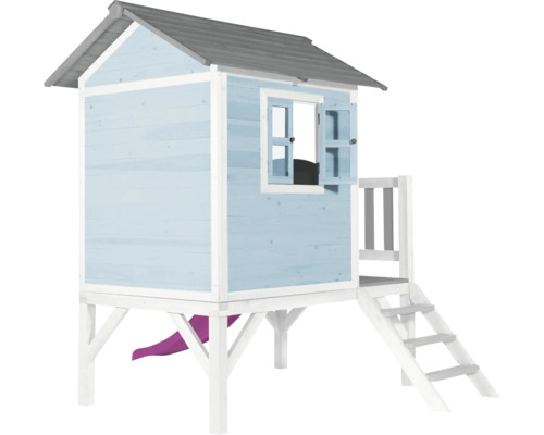 Houten speelhuis met glijbaan en trap