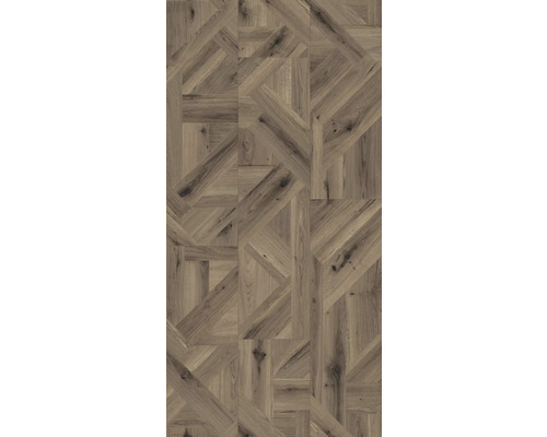 Houten vloerbedekking met geometrisch patroon