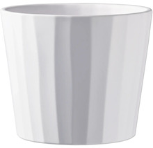 Witte bloempot met verticaal ribbelpatroon