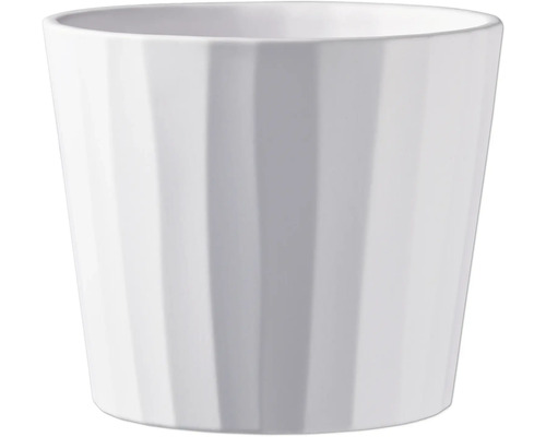 Witte bloempot met verticaal ribbelpatroon