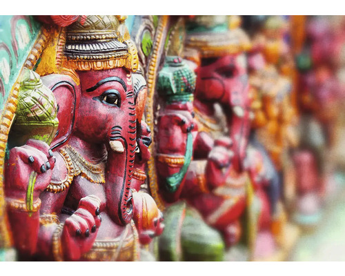 Rij gesneden Ganesh beelden van hout