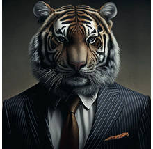 Portret van een tijger in pak met stropdas