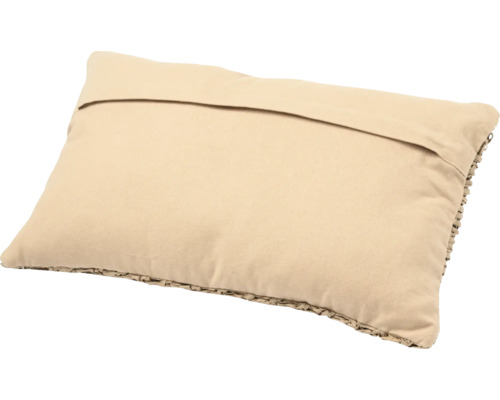 Sierkussen van stof en raffia