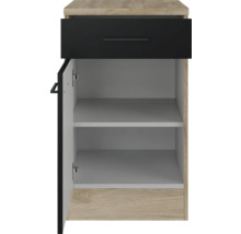 Onderkast met lade en open deur, interieur met planken