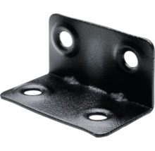 Zwarte hoekverbinder met vier gaten voor bevestiging.