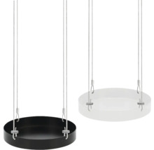 Twee hangende plantenbakonderzetters met staalkabelophanging