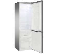 Geopende koelkast met vriesvak