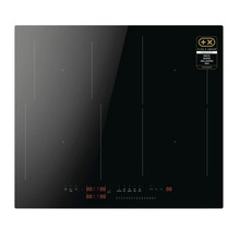 Zwarte inductiekookplaat met vier kookzones en bedieningspaneel