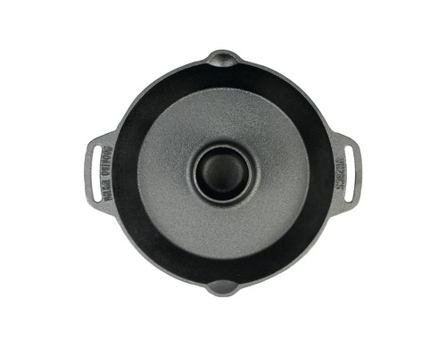 Gietijzeren cakevorm met pijp