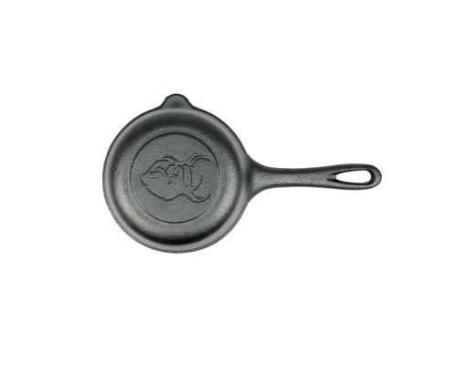 Gietijzeren koekenpan met handvat en logo