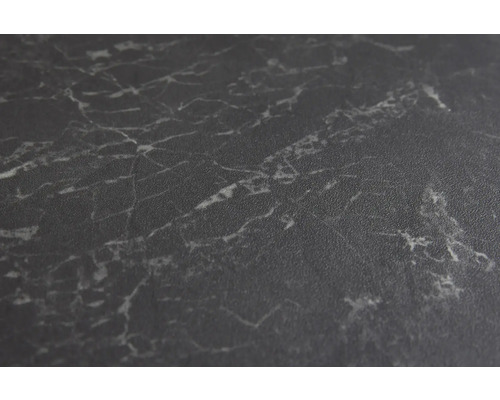 Gedetailleerde close-up van een werkblad met marmerlook.