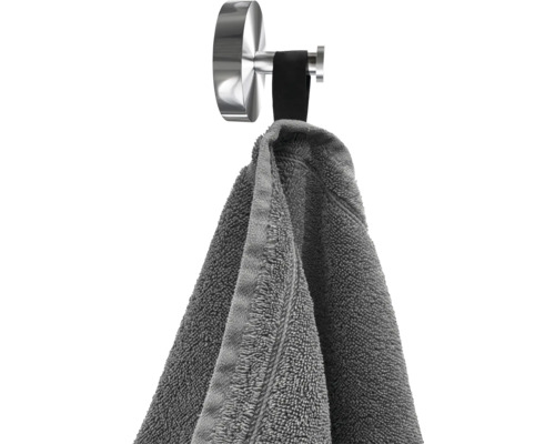Handdoekhaak met grijze handdoek