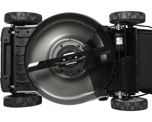 Onderaanzicht van een grasmaaier met mes