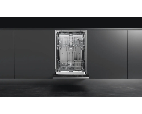 Open Teka vaatwasser in moderne keuken