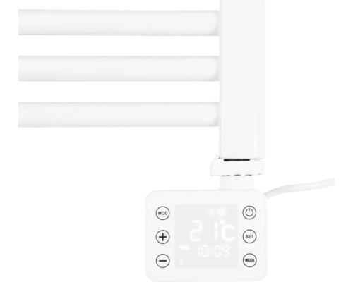 Witte handdoekradiator met digitale bediening voor temperatuurregeling