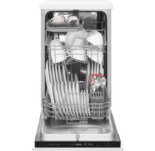 Open vaatwasser met vaat en bestek