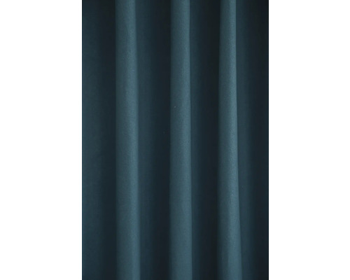 Blauw stoffen gordijn met plooien