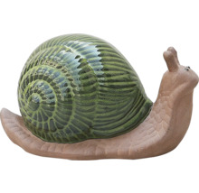 Decoratieve tuinslak van keramiek
