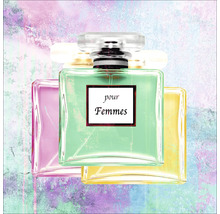 Drie flacons damesparfum met het opschrift 'pour Femmes'
