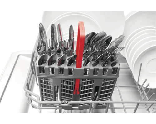 Vaatwasser met bestekmand en vaatwerk