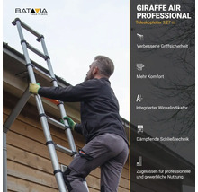 Man beklimt een uitschuifbare aluminium ladder.