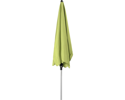 Gesloten parasol met zilverkleurige mast