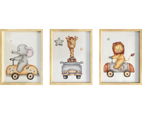 Drie ingelijste afbeeldingen met kinderlijke dierenmotieven: olifant, giraffe en leeuw op speelgoedauto''s