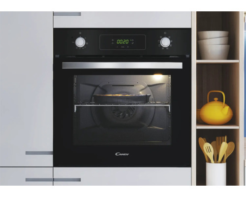 Ingebouwde Candy oven in een keukenblok
