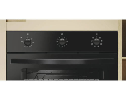 Close-up van een zwarte inbouwoven met draaiknoppen voor temperatuur, tijd en programma-instellingen.