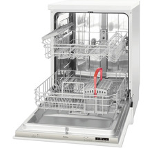 Open vaatwasser met vaatwaskorven